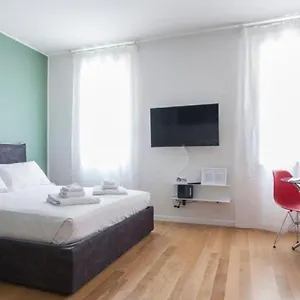 https://navigli-suites-tornatore.it-lombardy.com